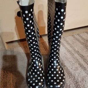 Womans Size 7 rain boots